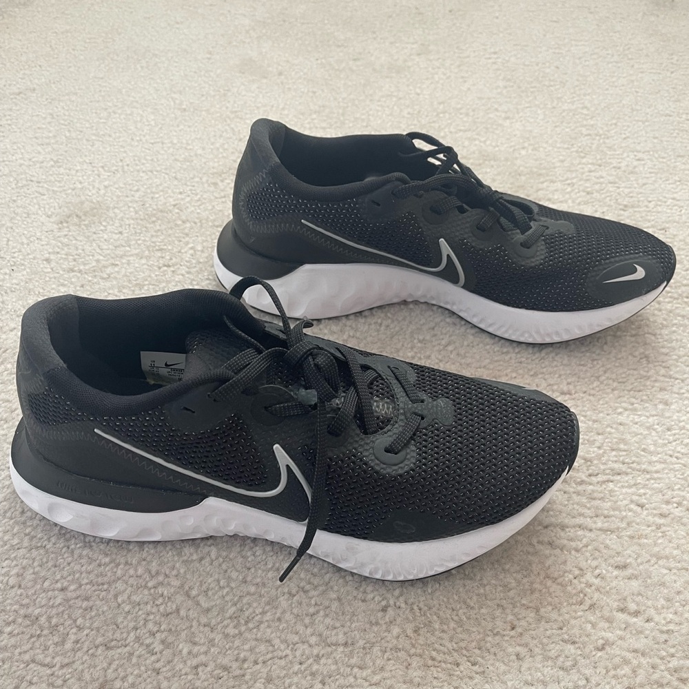 Nike Renew Run men’s size 11